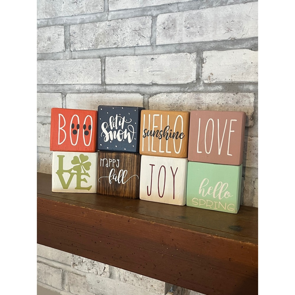 Set‎ of 8 Holiday Decor Blocks